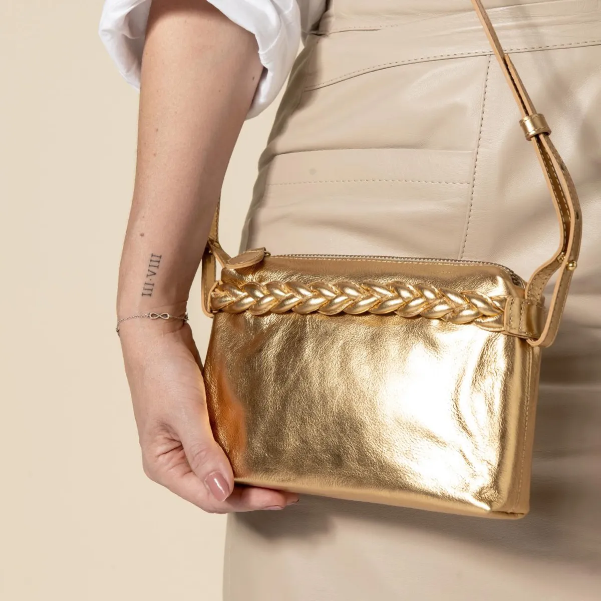 MEGGY CLUTCH gold