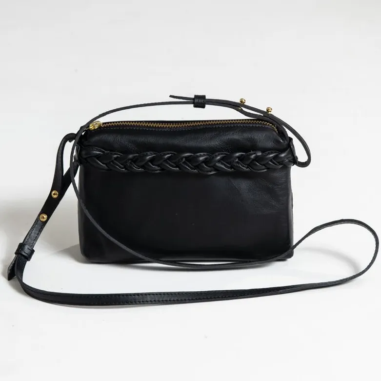 meggy_clutch_preta_303_1_efd26103172754aa1f5464a145807a29