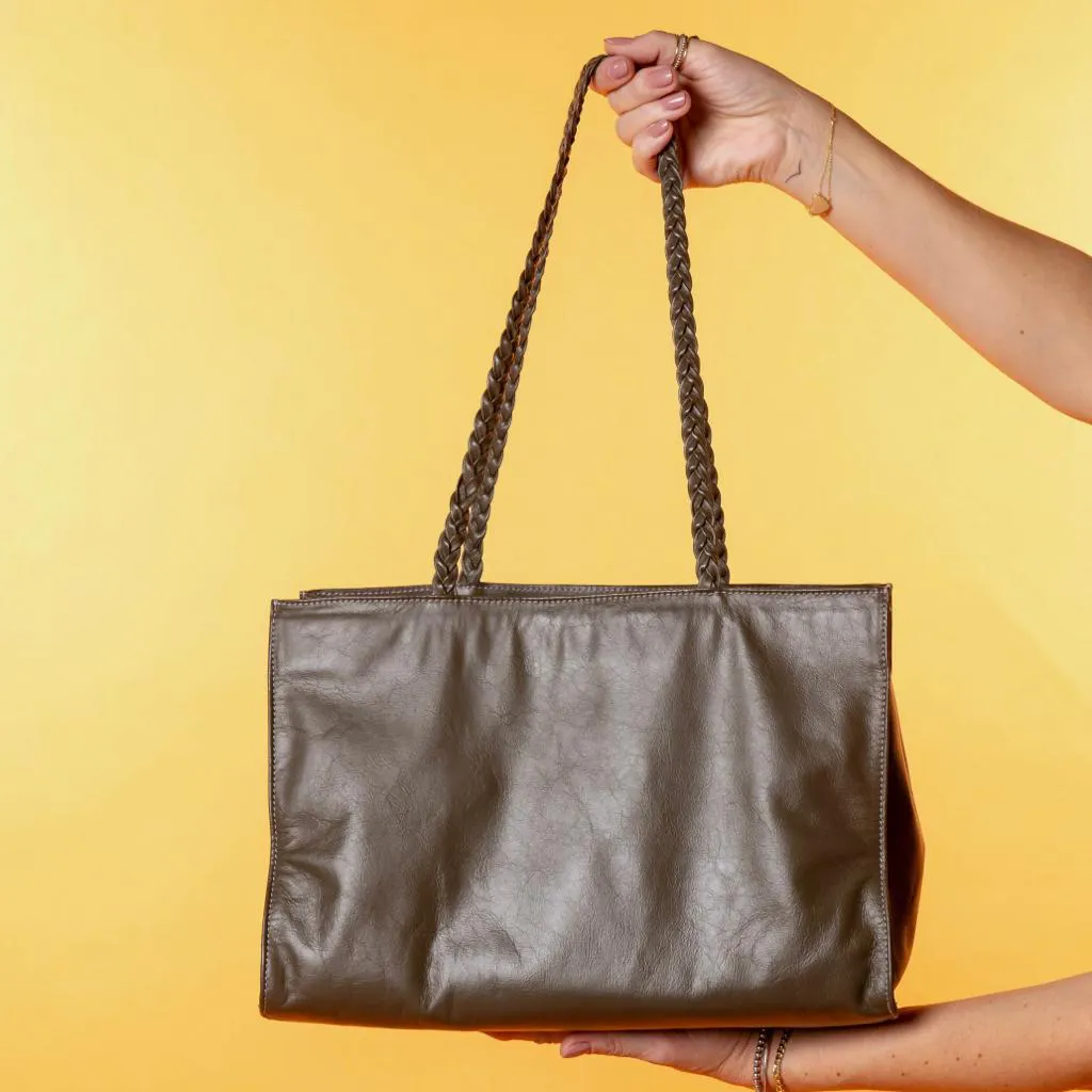 meggy_tote_183_1_1ffe70876b88aa1e891b97904406cd01