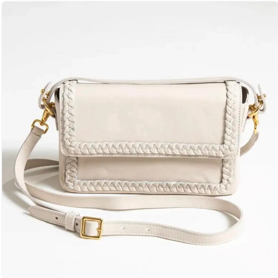 meggy_box_creme_1_20250823234440_274f2b8cf6b2