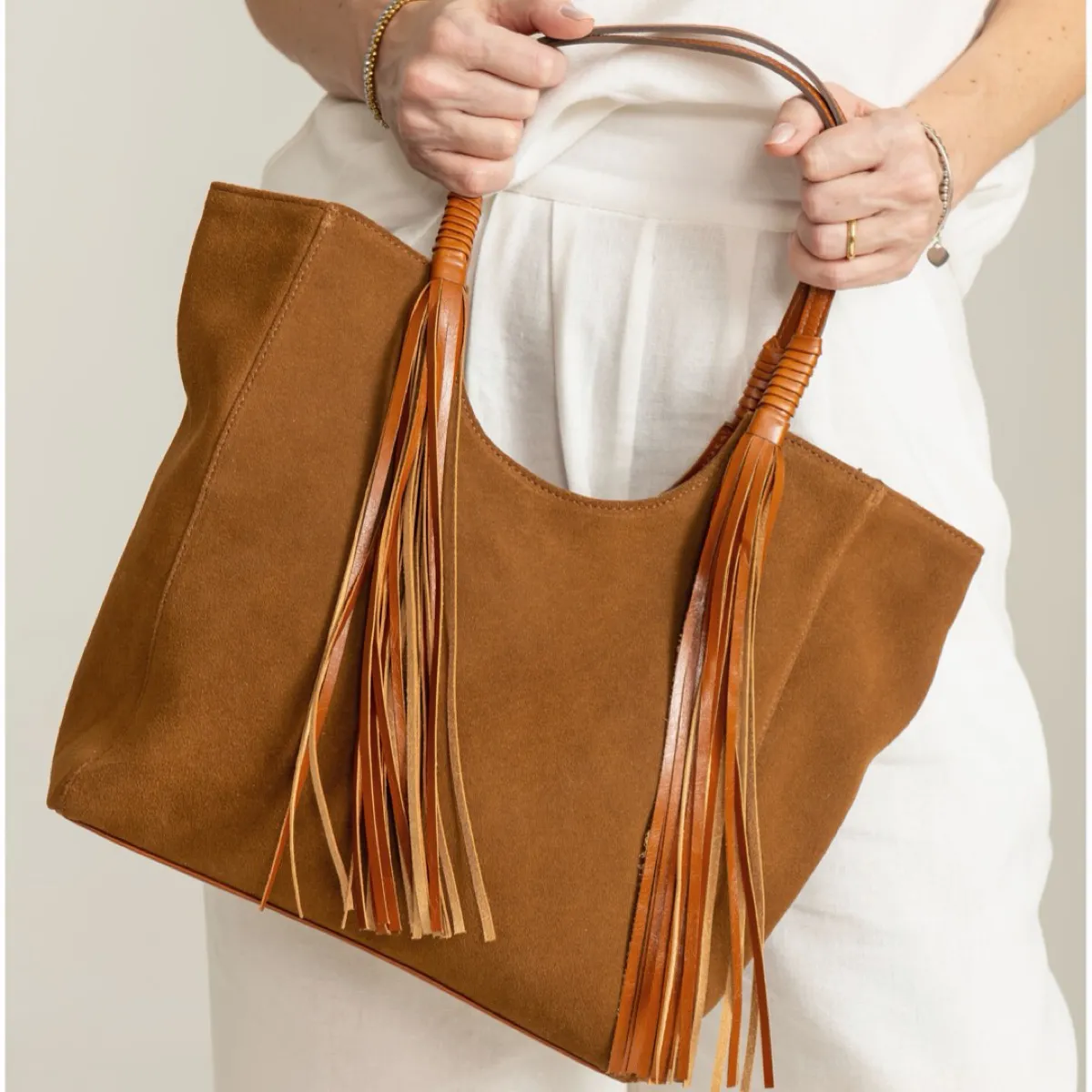 TOTE TASSEL CARAMEL SUEDE